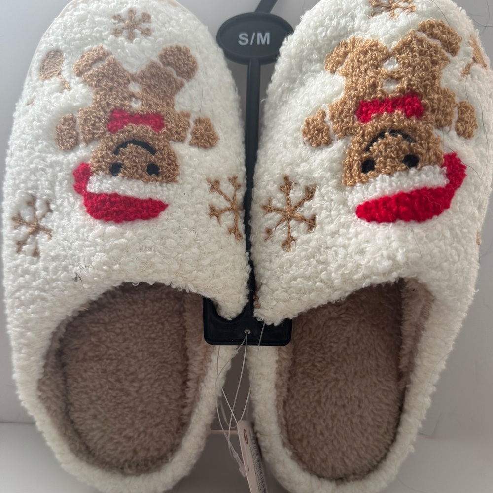 Woman’s S/M Whimsical Holiday Slippers